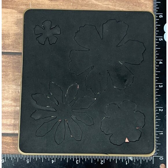 Sizzix Tim Holtz Alterations Tattered Florals Die 656640 - Picture 3 of 4